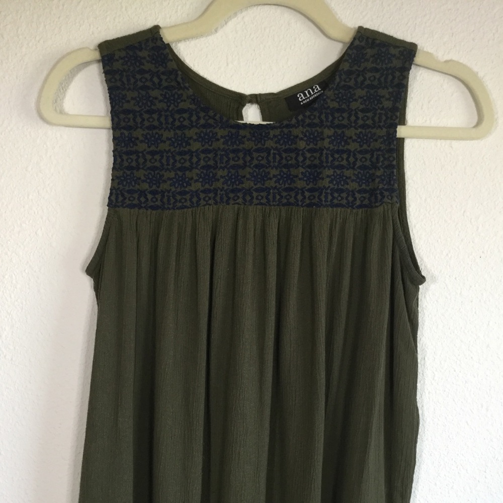 a.n.a women’s size small tank.